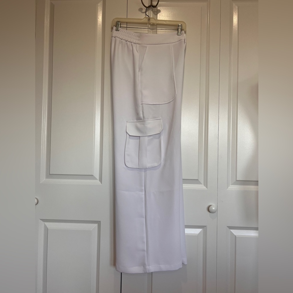 INC International Concepts White wide leg  cargo pants